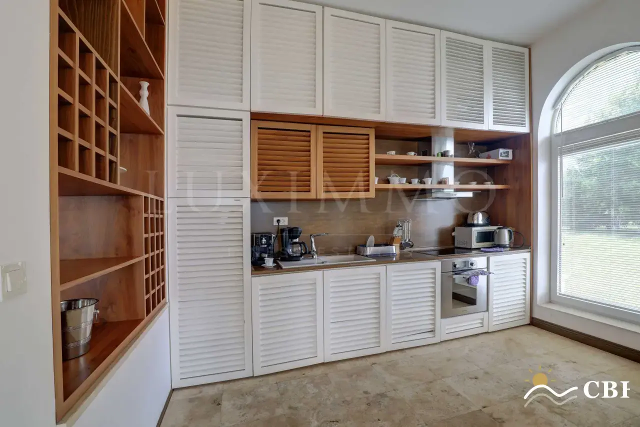 House, 1-room, 360 m², in Balchik. Photo 6 of 16. Balchik, Black Sea, Bulgaria. Cheap Beach Holiday.