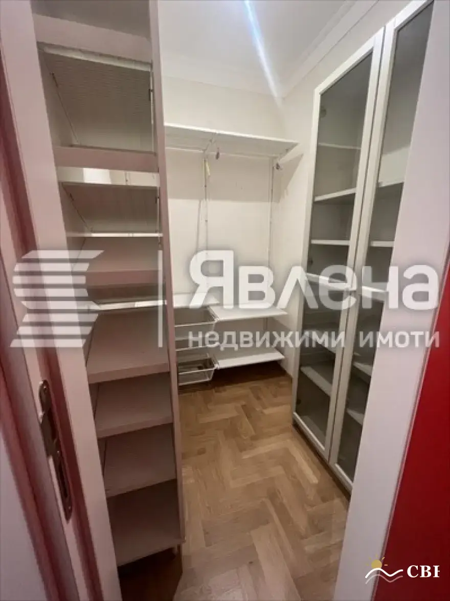 Apartment, 3-room, 104 m², in Varna. Photo 7 of 8. Varna, Black Sea, Bulgaria. Cheap Beach Holiday.