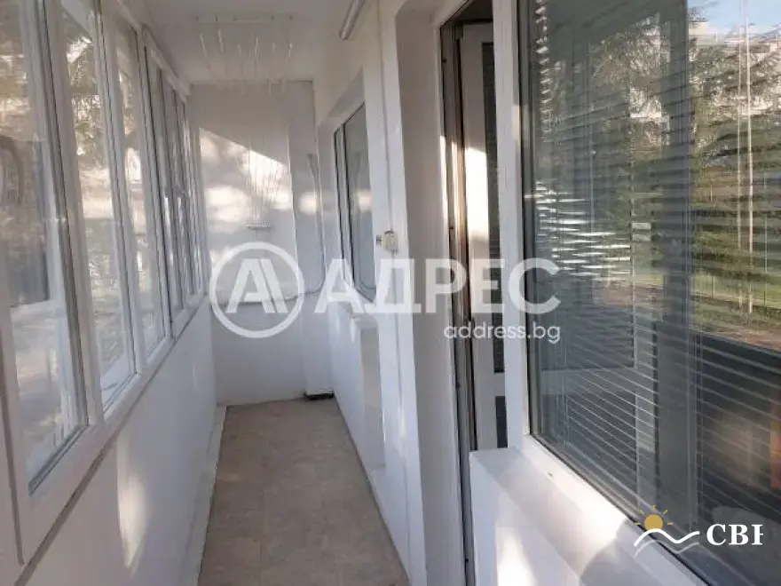 Apartment, 3-room, 96 m², in Burgas. Photo 3 of 11. Burgas, Black Sea, Bulgaria. Cheap Beach Holiday.