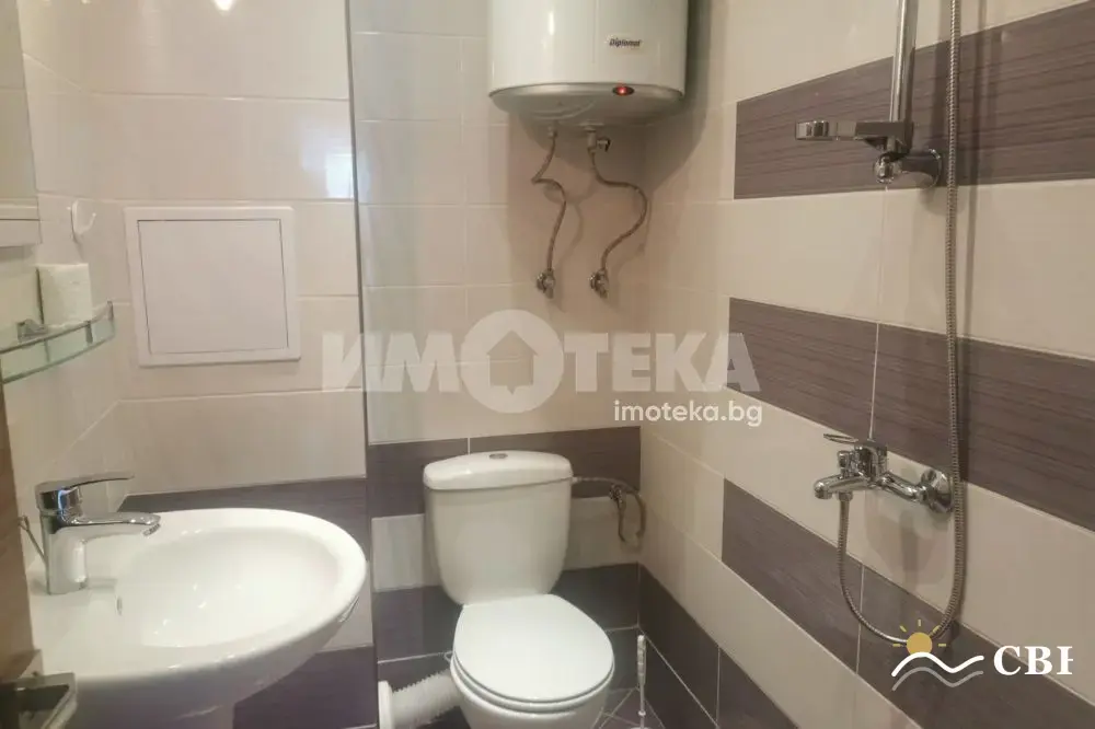 Apartment, 2-room, 65 m², in Burgas. Photo 9 of 11. Burgas, Black Sea, Bulgaria. Cheap Beach Holiday.