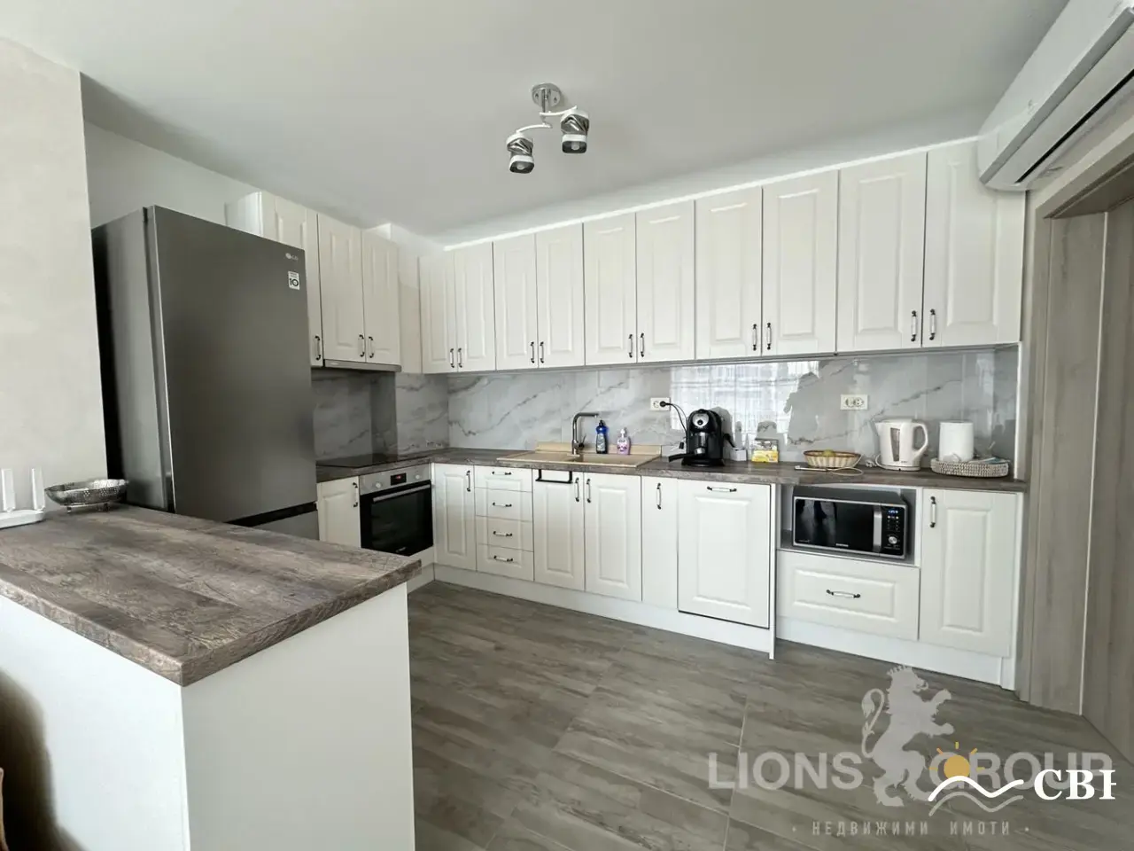 Apartment, 3-room, 86 m², in Gradina. Photo 1 of 16. Gradina, Black Sea, Bulgaria. Cheap Beach Holiday.
