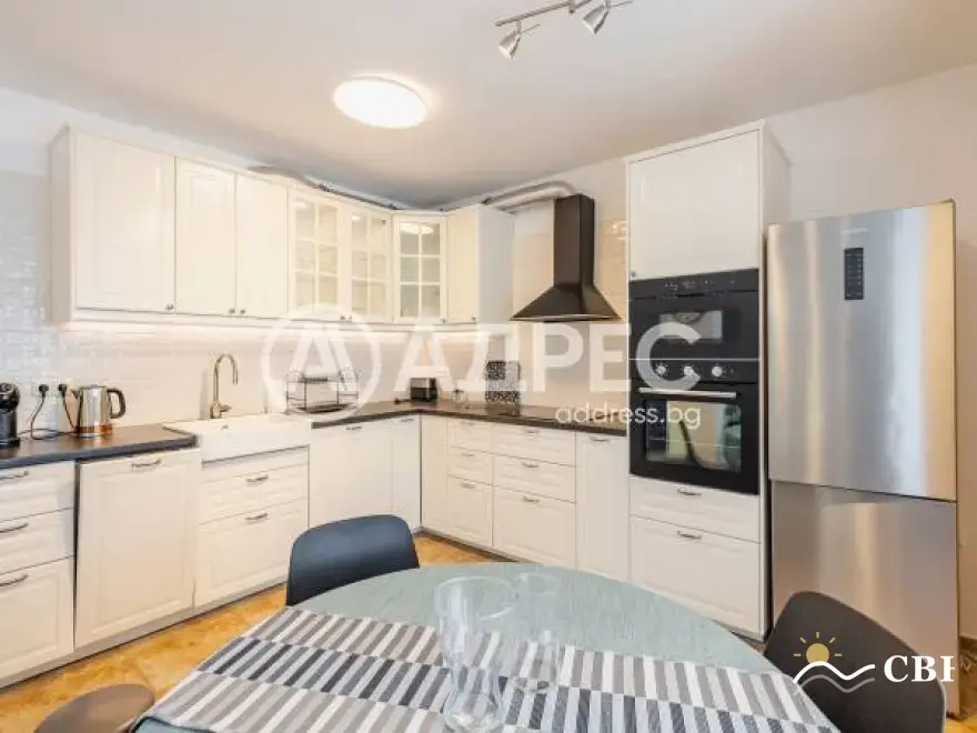 Apartment, 3-room, 110 m², in Varna. Photo 2 of 16. Varna, Black Sea, Bulgaria. Cheap Beach Holiday.