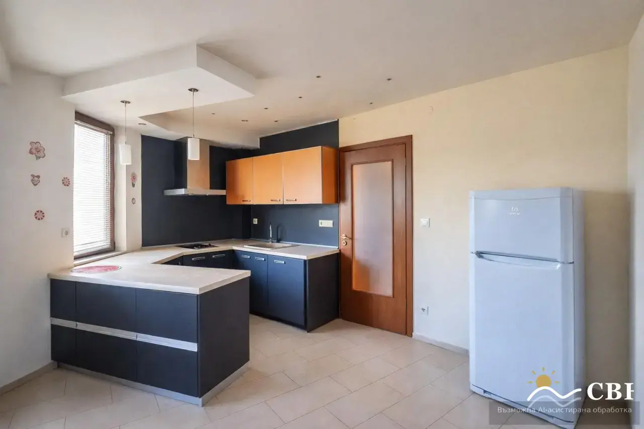 Apartment, 3-room, 120 m², in Varna. Photo 4 of 7. Varna, Black Sea, Bulgaria. Cheap Beach Holiday.