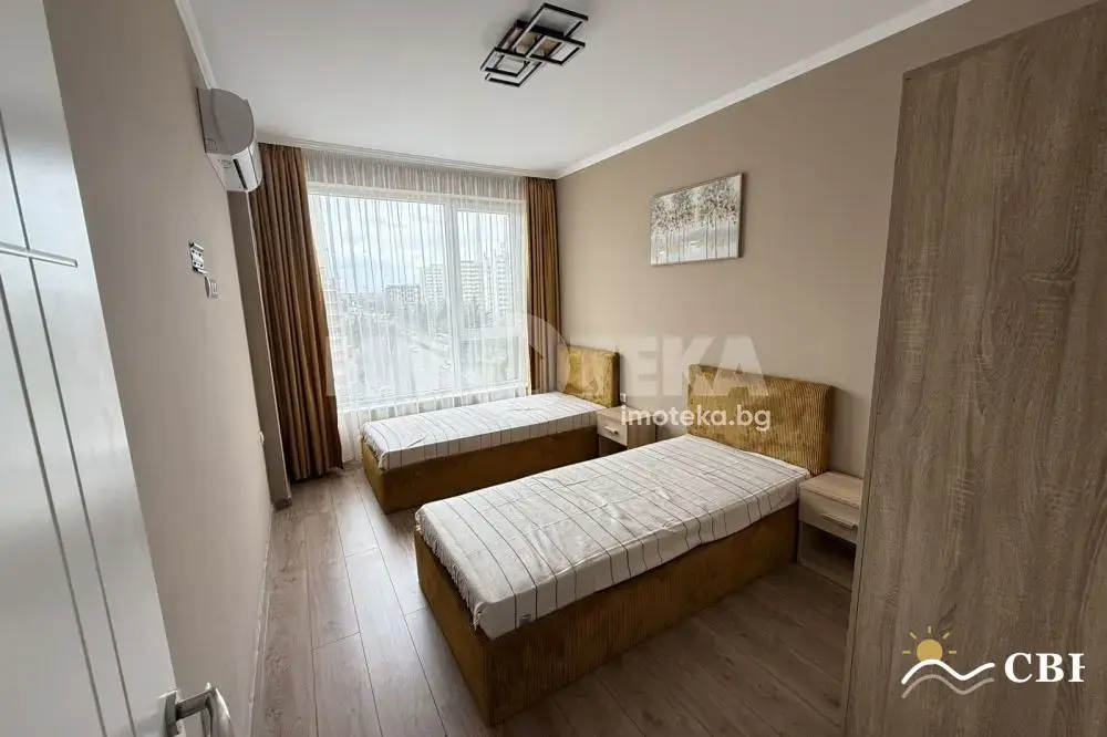 Apartment, 3-room, 100 m², in Burgas. Photo 3 of 10. Burgas, Black Sea, Bulgaria. Cheap Beach Holiday.