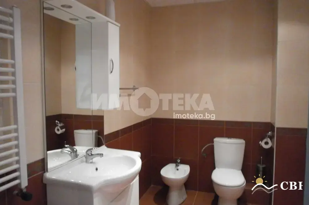 Apartment, 3-room, 140 m², in Burgas. Photo 5 of 8. Burgas, Black Sea, Bulgaria. Cheap Beach Holiday.