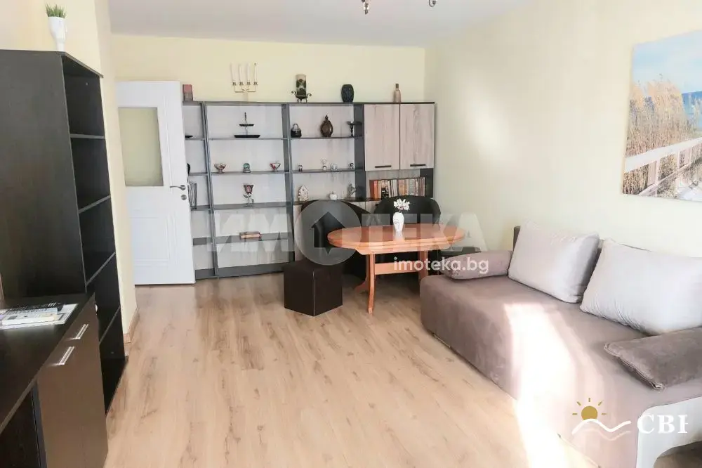 Apartment, 2-room, 70 m², in Burgas. Photo 6 of 13. Burgas, Black Sea, Bulgaria. Cheap Beach Holiday.