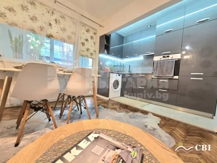 Apartment, 3-room, 79 m², in Varna. Photo 2 of 13. Varna, Black Sea, Bulgaria. Cheap Beach Holiday.