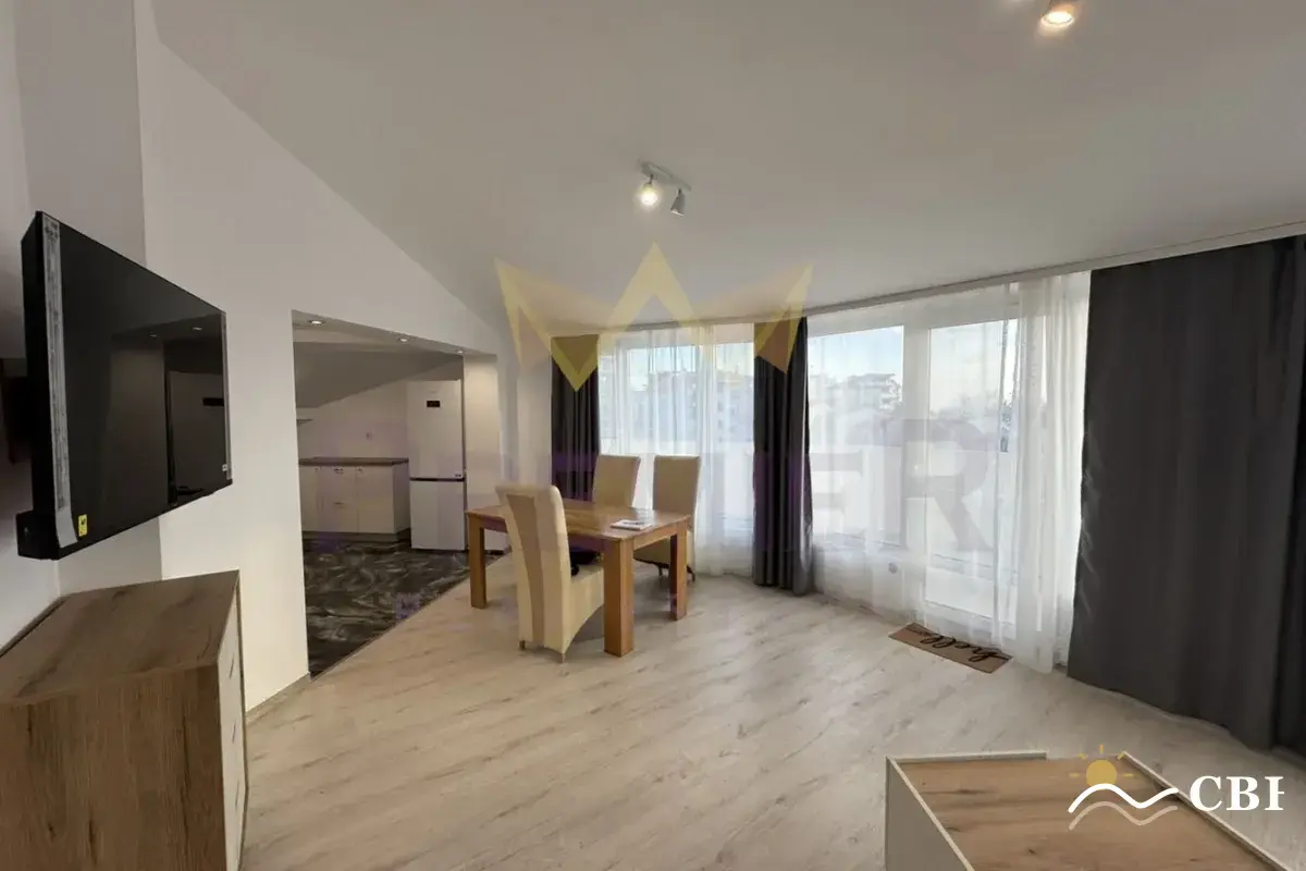 Apartment, 4-room, 100 m², in Izgrev. Photo 2 of 16. Izgrev, Black Sea, Bulgaria. Cheap Beach Holiday.