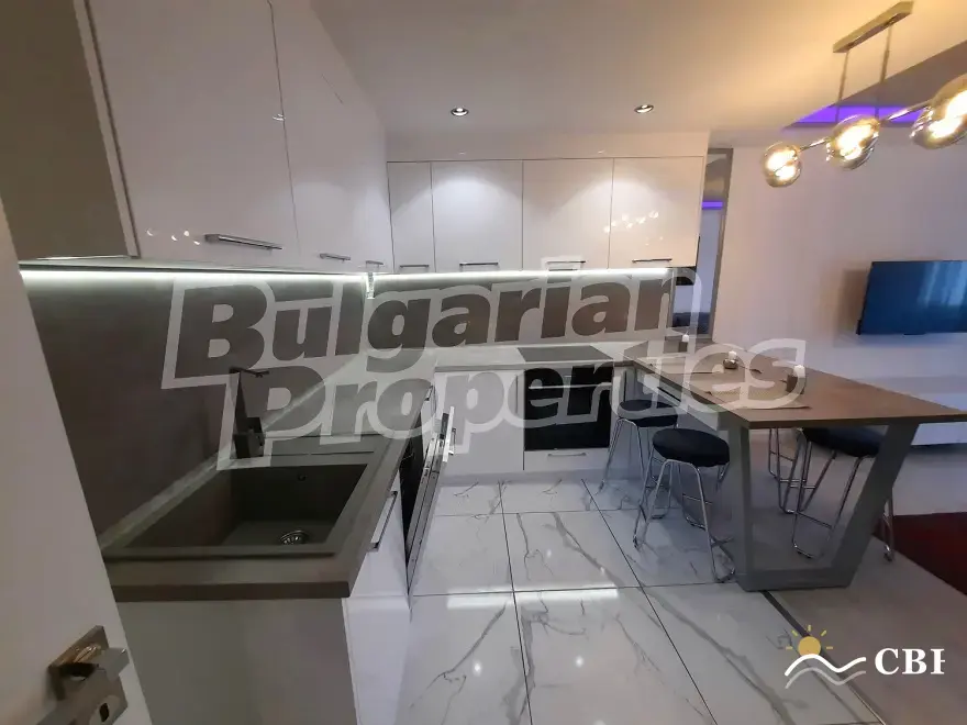 Apartment, 3-room, 66 m², in Burgas. Photo 3 of 16. Burgas, Black Sea, Bulgaria. Cheap Beach Holiday.