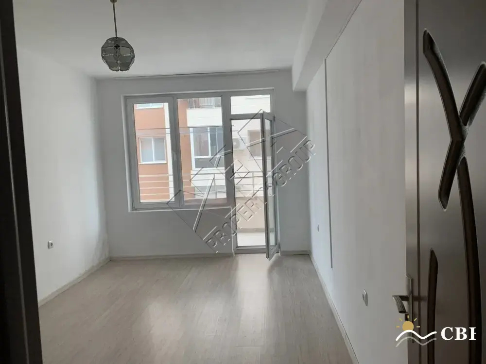 Apartment, 2-room, 65 m², in Burgas. Photo 4 of 12. Burgas, Black Sea, Bulgaria. Cheap Beach Holiday.