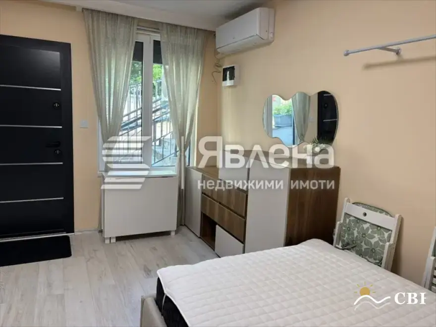 Apartment, 1-room, 25 m², in Burgas. Photo 1 of 8. Burgas, Black Sea, Bulgaria. Cheap Beach Holiday.