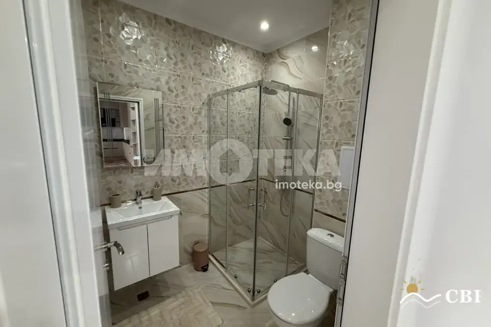 Apartment, 3-room, 100 m², in Burgas. Photo 9 of 10. Burgas, Black Sea, Bulgaria. Cheap Beach Holiday.