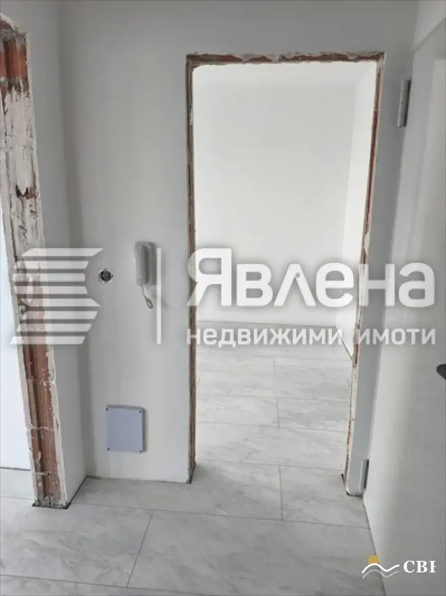 Apartment, 2-room, 64 m², in Burgas. Photo 5 of 7. Burgas, Black Sea, Bulgaria. Cheap Beach Holiday.