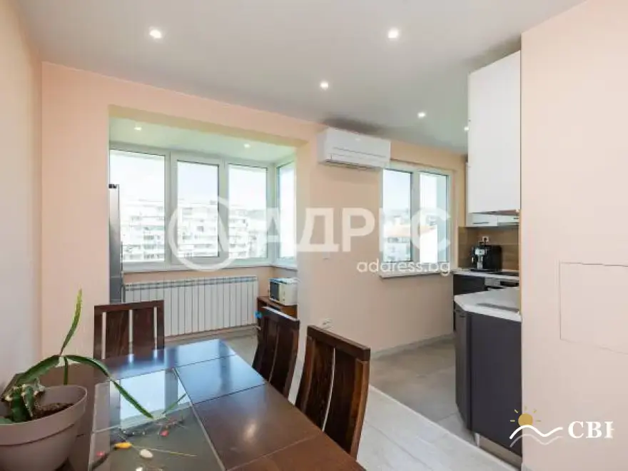 Apartment, 3-room, 78 m², in Varna. Photo 1 of 16. Varna, Black Sea, Bulgaria. Cheap Beach Holiday.