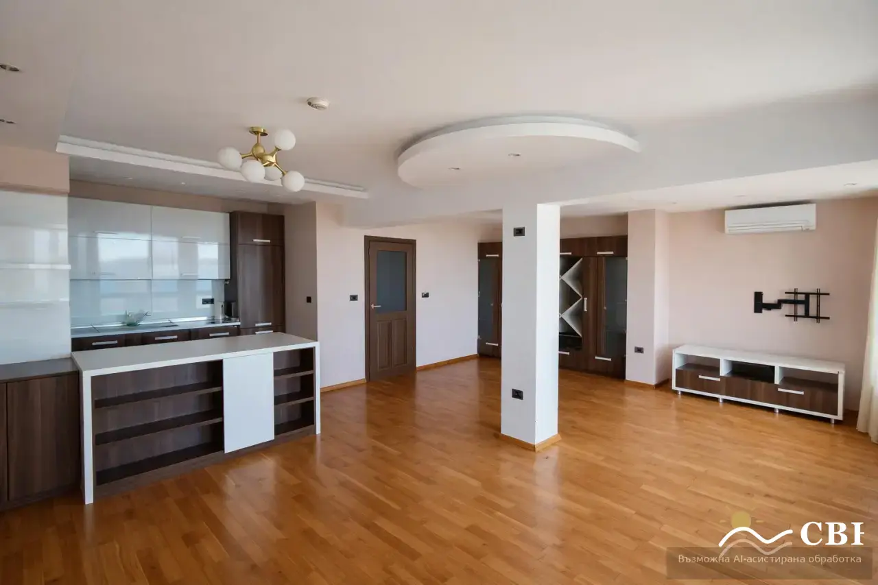 Apartment, 3-room, 123 m², in Burgas. Photo 1 of 9. Burgas, Black Sea, Bulgaria. Cheap Beach Holiday.