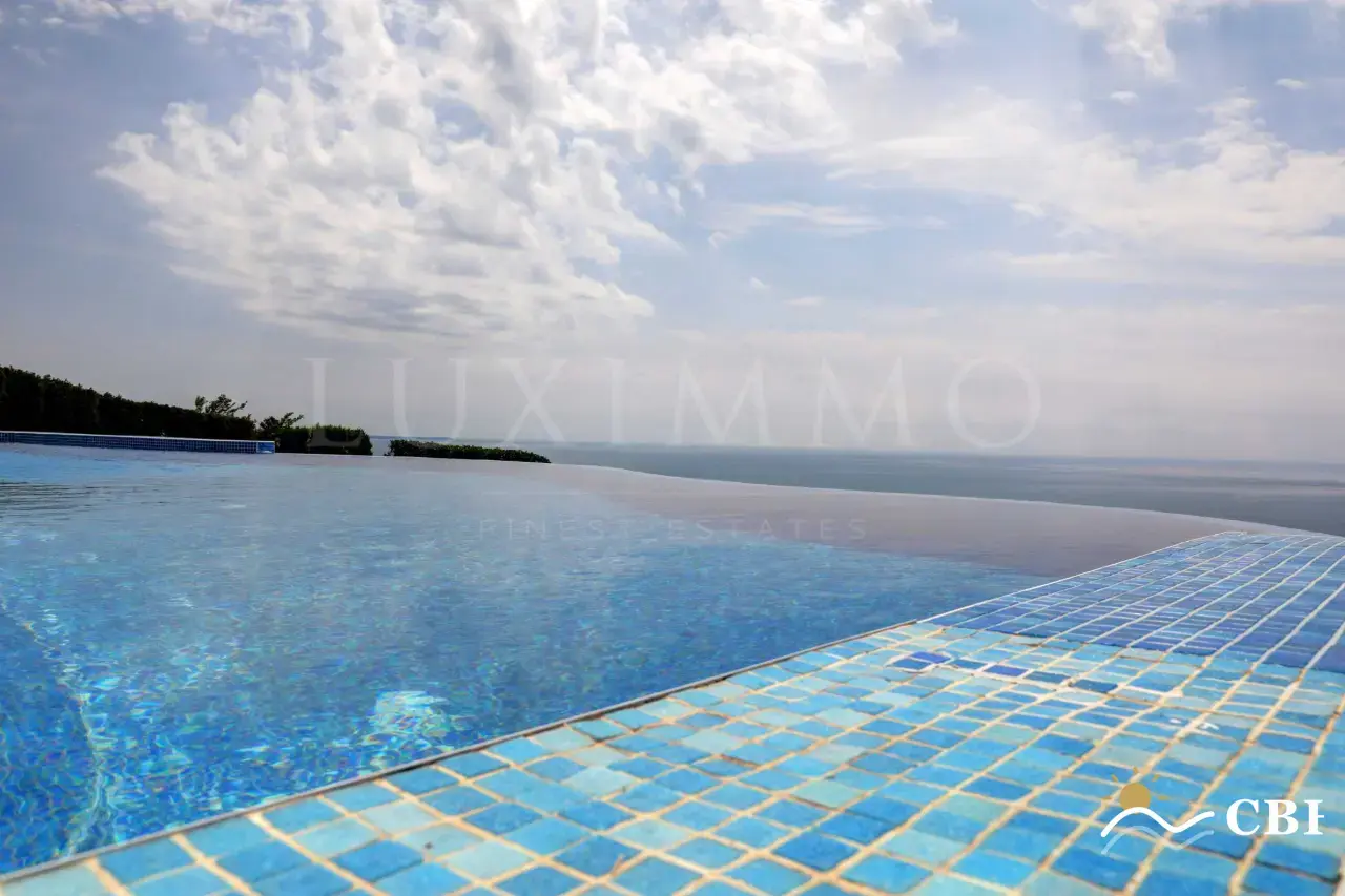 House, 1-room, 360 m², in Balchik. Photo 3 of 16. Balchik, Black Sea, Bulgaria. Cheap Beach Holiday.