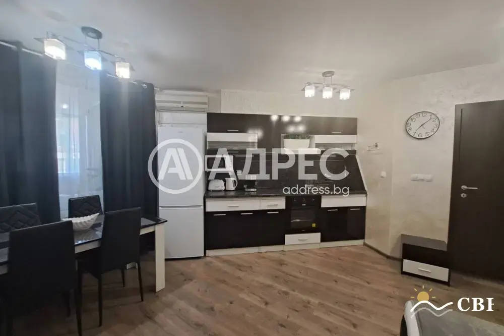 Apartment, 2-room, 55 m², in Burgas. Photo 8 of 11. Burgas, Black Sea, Bulgaria. Cheap Beach Holiday.