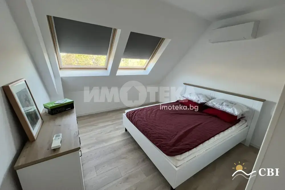 Apartment, 3-room, 150 m², in Izgrev. Photo 4 of 16. Izgrev, Black Sea, Bulgaria. Cheap Beach Holiday.