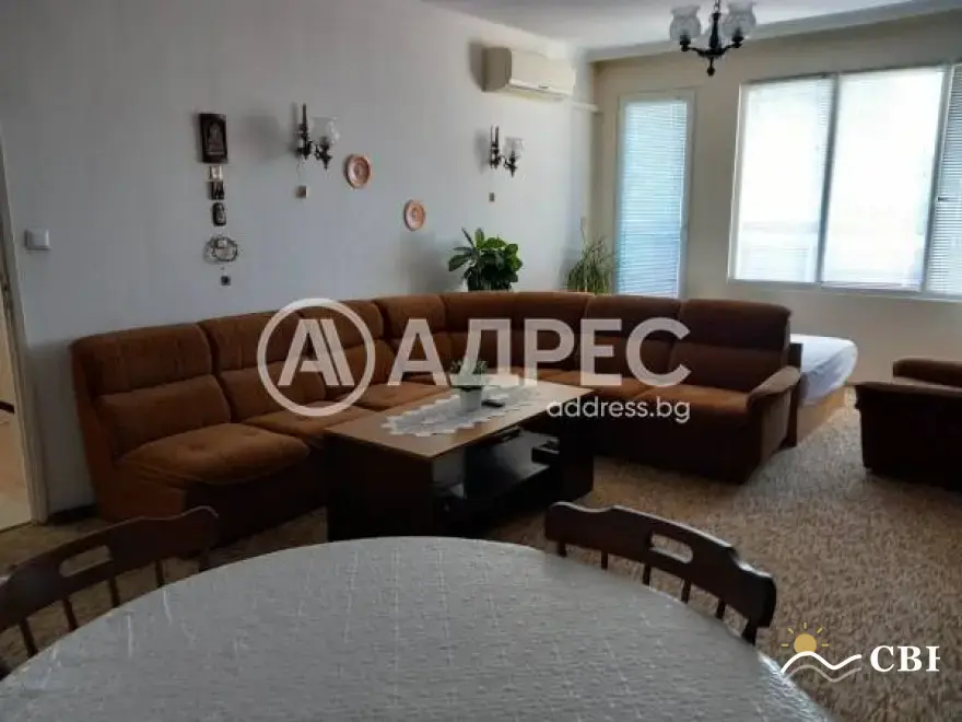 Apartment, 3-room, 95 m², in Burgas. Photo 1 of 14. Burgas, Black Sea, Bulgaria. Cheap Beach Holiday.