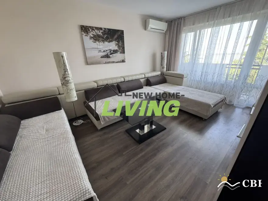Apartment, 2-room, 80 m², in Burgas. Photo 1 of 12. Burgas, Black Sea, Bulgaria. Cheap Beach Holiday.