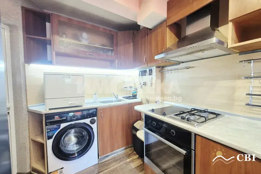Apartment, 3-room, 80 m², in Varna. Photo 7 of 16. Varna, Black Sea, Bulgaria. Cheap Beach Holiday.