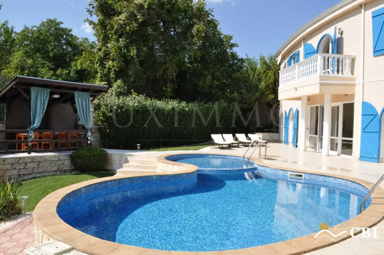 House, 1-room, 257 m², in Balchik. Photo 2 of 16. Balchik, Black Sea, Bulgaria. Cheap Beach Holiday.
