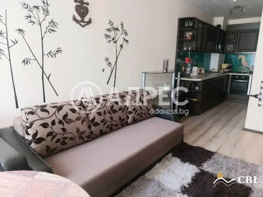 Apartment, 1-room, 42 m², in Burgas. Photo 1 of 8. Burgas, Black Sea, Bulgaria. Cheap Beach Holiday.