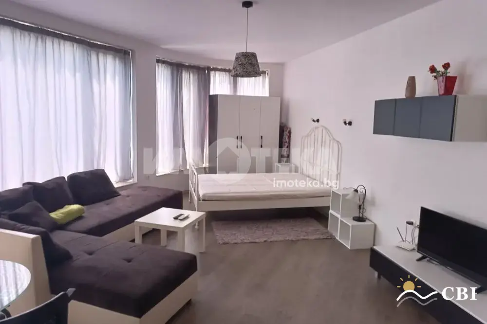 Apartment, 2-room, 57 m², in Burgas. Photo 1 of 9. Burgas, Black Sea, Bulgaria. Cheap Beach Holiday.