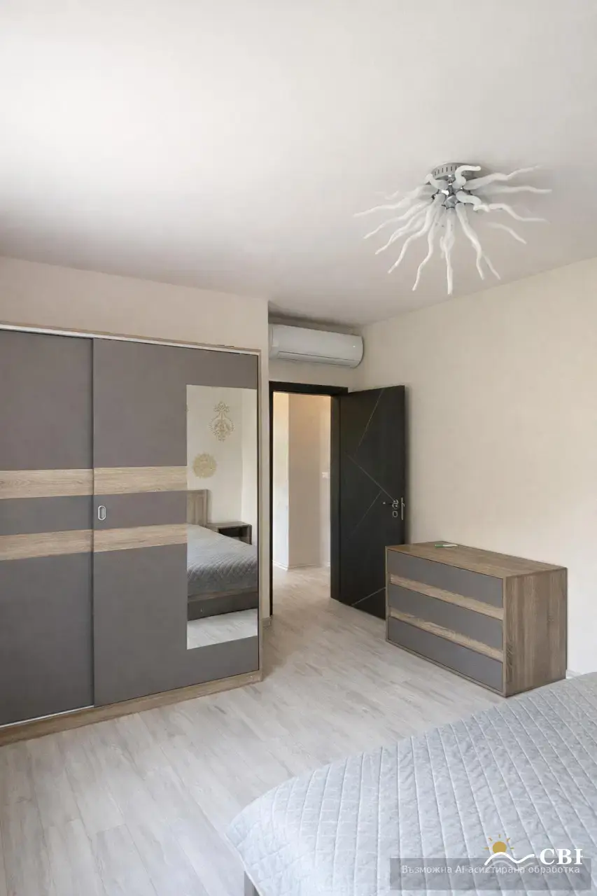 Apartment, 4-room, 165 m², in Burgas. Photo 6 of 8. Burgas, Black Sea, Bulgaria. Cheap Beach Holiday.