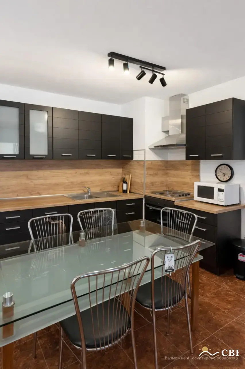 Apartment, 3-room, 80 m², in Varna. Photo 2 of 5. Varna, Black Sea, Bulgaria. Cheap Beach Holiday.