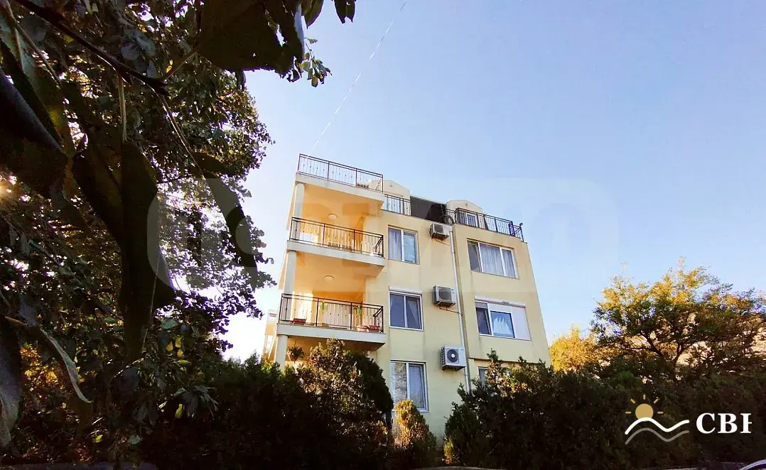Apartment, 3-room, 125 m², in St. St. Konstantin and Elena. Photo 1 of 11. St. St. Konstantin and Elena, Black Sea, Bulgaria. Cheap Beach Holiday.
