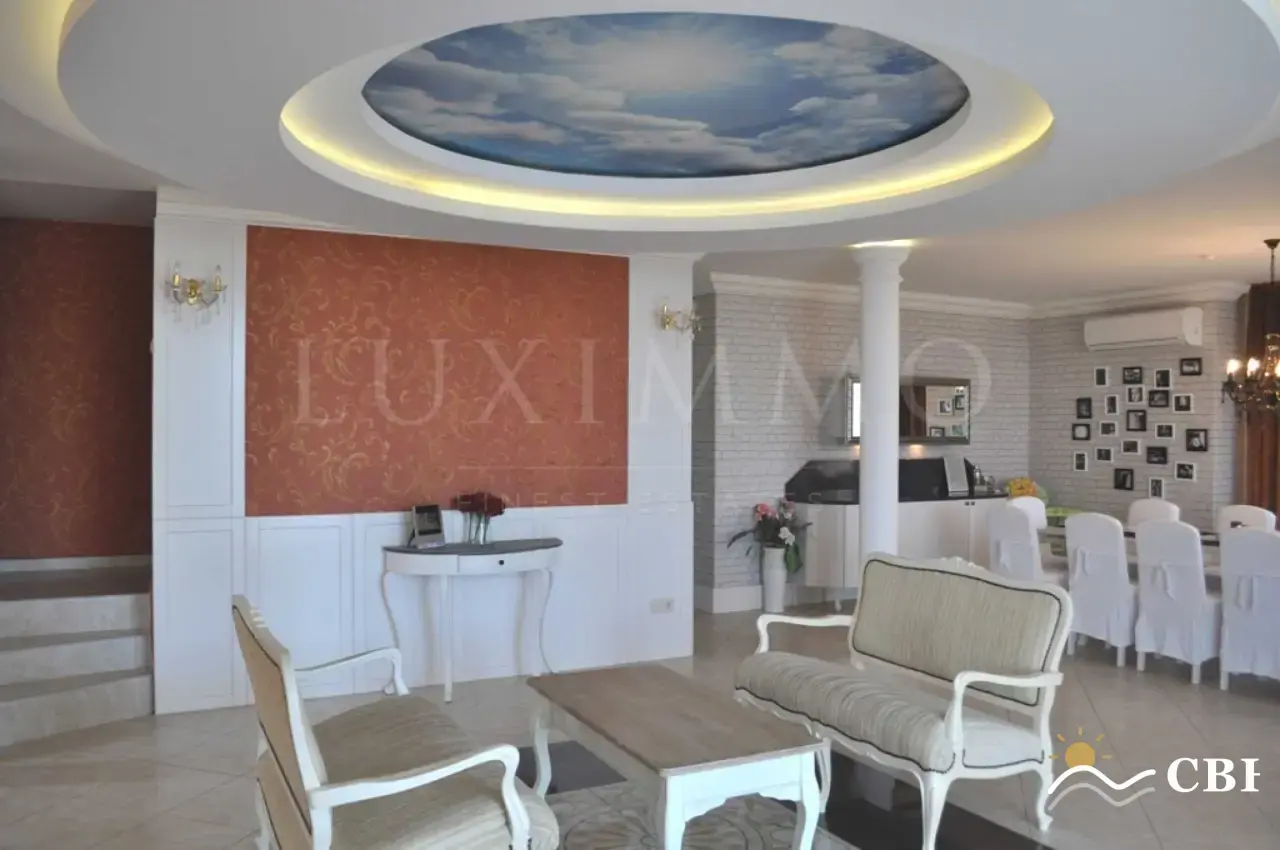 House, 1-room, 450 m², in Kranevo. Photo 7 of 16. Kranevo, Black Sea, Bulgaria. Cheap Beach Holiday.