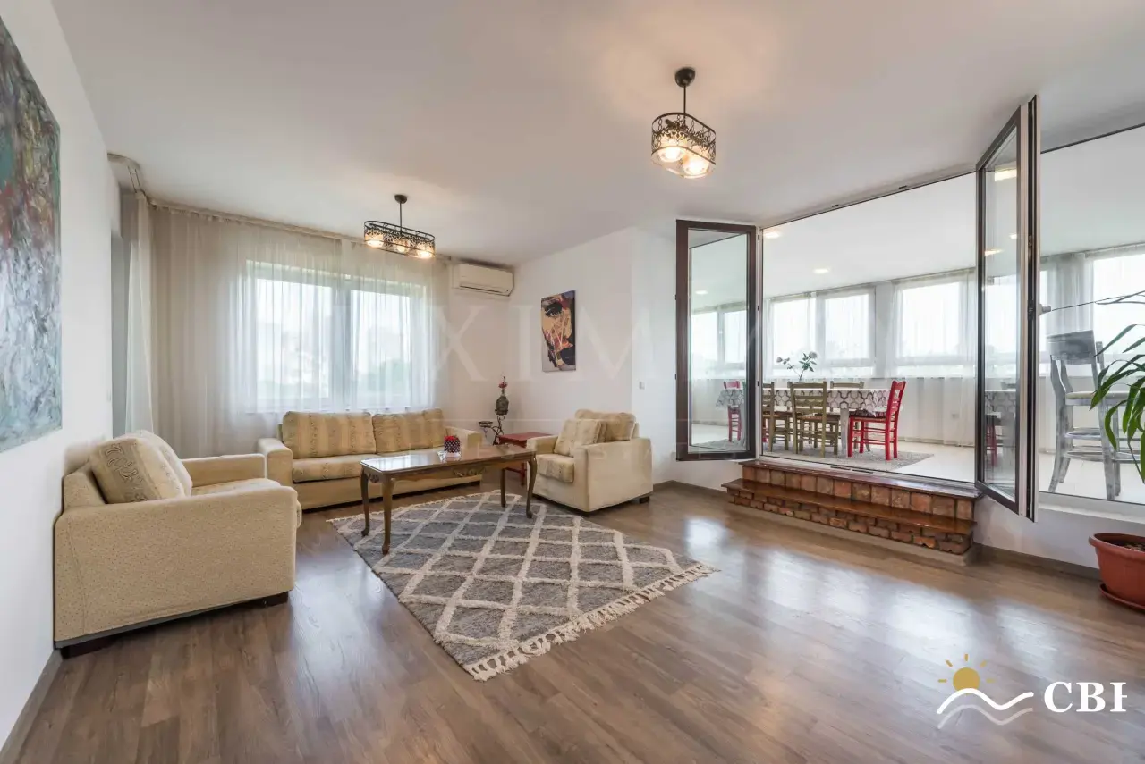 Apartment, 3-room, 150 m², in Varna. Photo 7 of 16. Varna, Black Sea, Bulgaria. Cheap Beach Holiday.