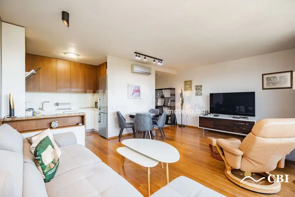 Apartment, 3-room, 100 m², in Varna. Photo 2 of 16. Varna, Black Sea, Bulgaria. Cheap Beach Holiday.