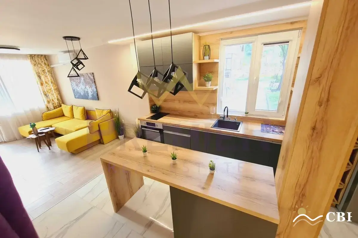 Apartment, 3-room, 110 m², in Vinitsa. Photo 1 of 11. Vinitsa, Black Sea, Bulgaria. Cheap Beach Holiday.