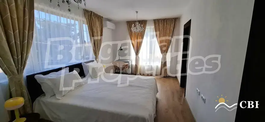 Apartment, 3-room, 123 m², in Burgas. Photo 9 of 16. Burgas, Black Sea, Bulgaria. Cheap Beach Holiday.