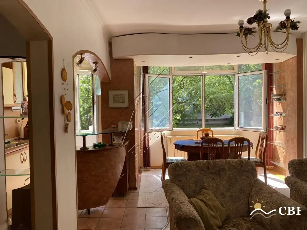 Apartment, 3-room, 80 m², in Burgas. Photo 3 of 16. Burgas, Black Sea, Bulgaria. Cheap Beach Holiday.