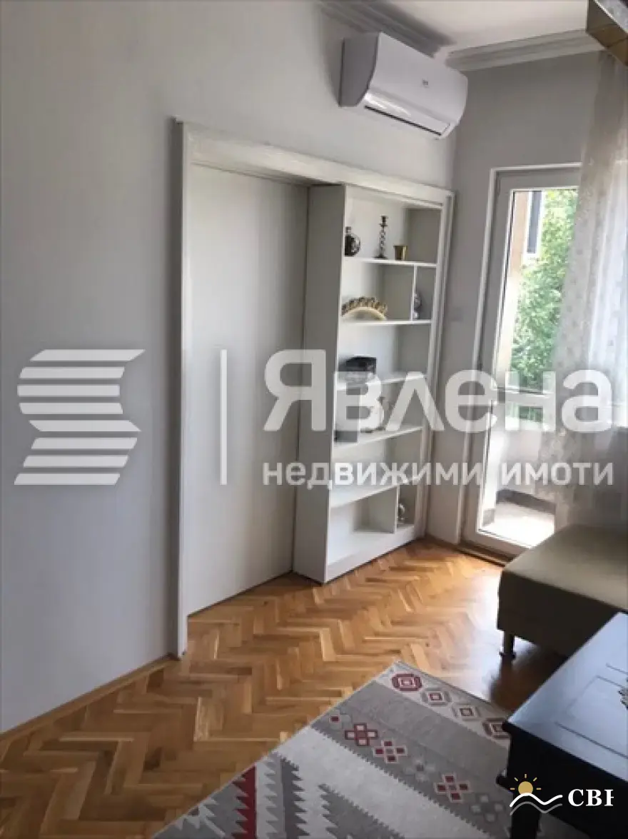 Apartment, 4-room, 115 m², in Burgas. Photo 3 of 16. Burgas, Black Sea, Bulgaria. Cheap Beach Holiday.