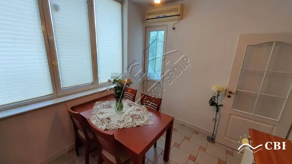 Apartment, 4-room, 70 m², in Burgas. Photo 3 of 13. Burgas, Black Sea, Bulgaria. Cheap Beach Holiday.