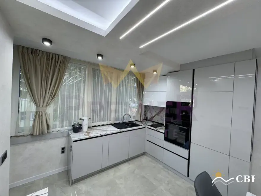 Apartment, 4-room, 110 m², in Varna. Photo 2 of 16. Varna, Black Sea, Bulgaria. Cheap Beach Holiday.