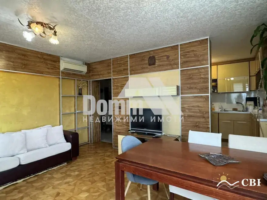Apartment, 3-room, 120 m², in Burgas. Photo 1 of 13. Burgas, Black Sea, Bulgaria. Cheap Beach Holiday.