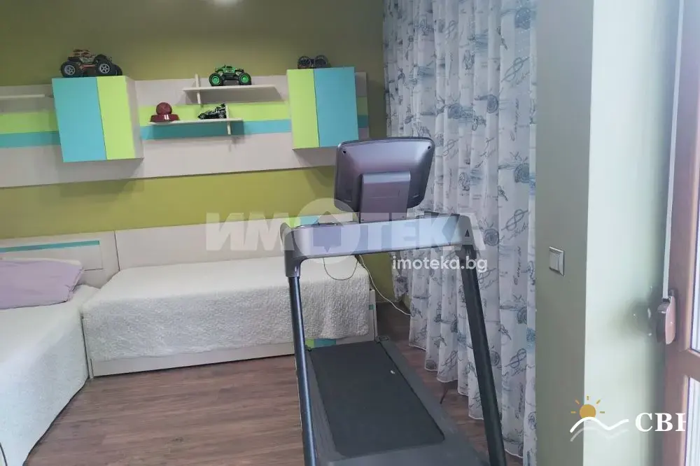 Apartment, 1-room, 250 m², in Burgas. Photo 4 of 15. Burgas, Black Sea, Bulgaria. Cheap Beach Holiday.