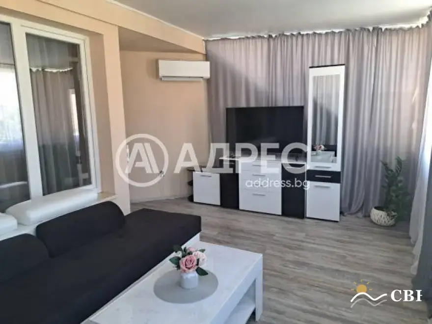 Apartment, 2-room, 55 m², in Burgas. Photo 1 of 12. Burgas, Black Sea, Bulgaria. Cheap Beach Holiday.