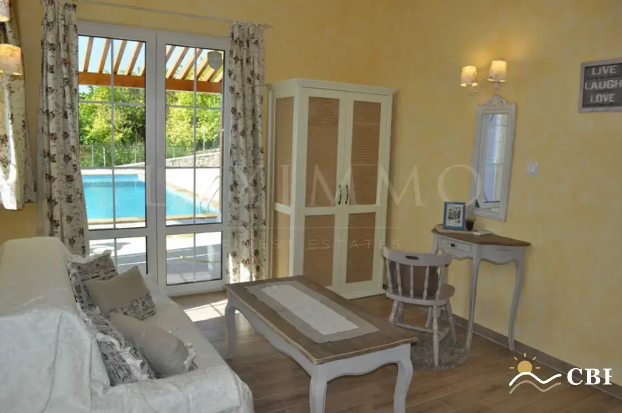 House, 1-room, 307 m², in Albena. Photo 9 of 16. Albena, Black Sea, Bulgaria. Cheap Beach Holiday.