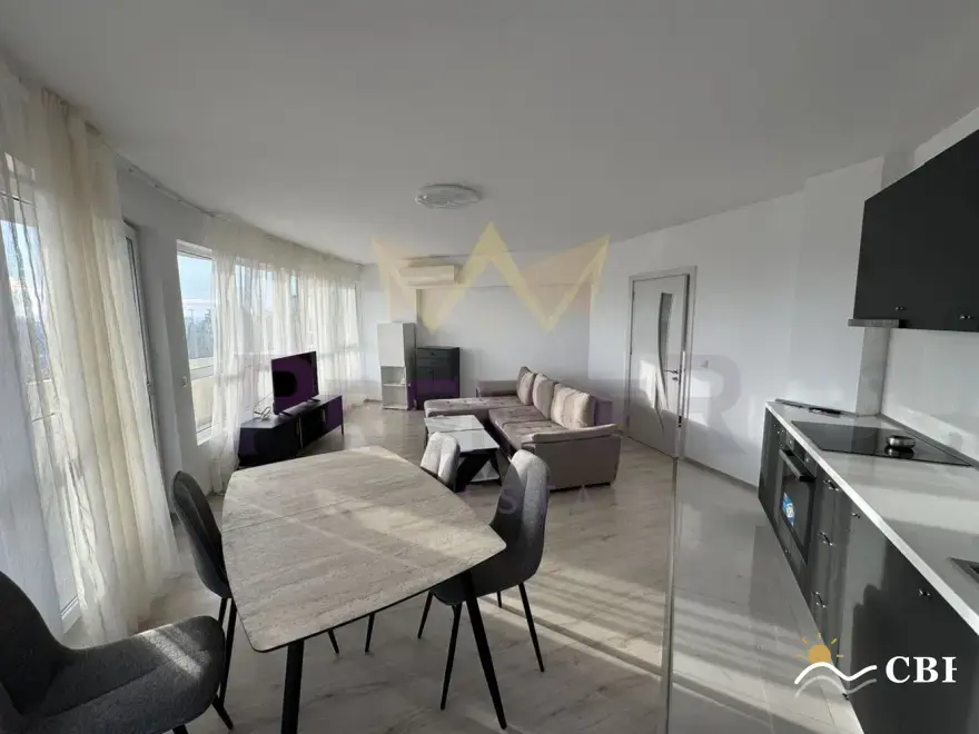 Apartment, 3-room, 100 m², in Izgrev. Photo 2 of 12. Izgrev, Black Sea, Bulgaria. Cheap Beach Holiday.