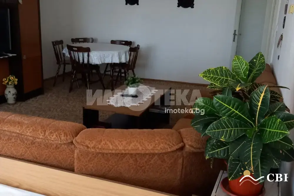 Apartment, 3-room, 95 m², in Burgas. Photo 3 of 14. Burgas, Black Sea, Bulgaria. Cheap Beach Holiday.