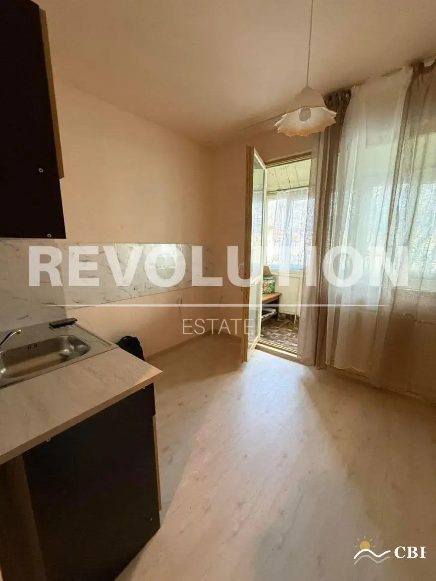 Apartment, 2-room, 45 m², in Varna. Photo 2 of 8. Varna, Black Sea, Bulgaria. Cheap Beach Holiday.