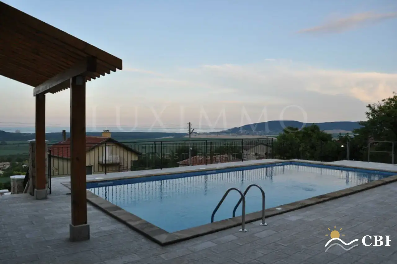House, 1-room, 307 m², in Albena. Photo 2 of 16. Albena, Black Sea, Bulgaria. Cheap Beach Holiday.