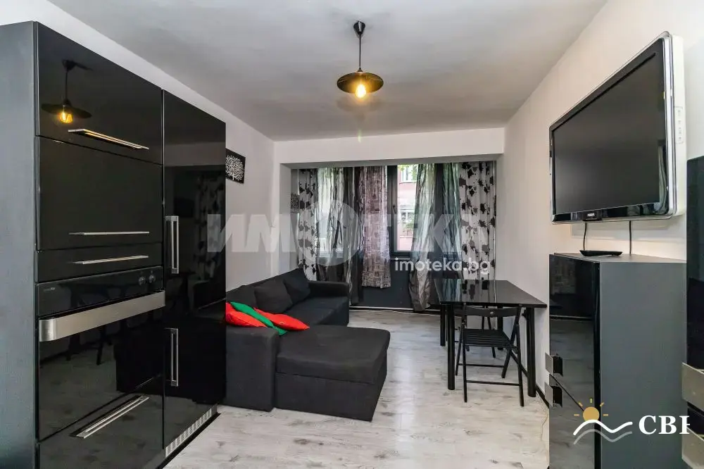 Apartment, 3-room, 80 m², in Varna. Photo 1 of 11. Varna, Black Sea, Bulgaria. Cheap Beach Holiday.