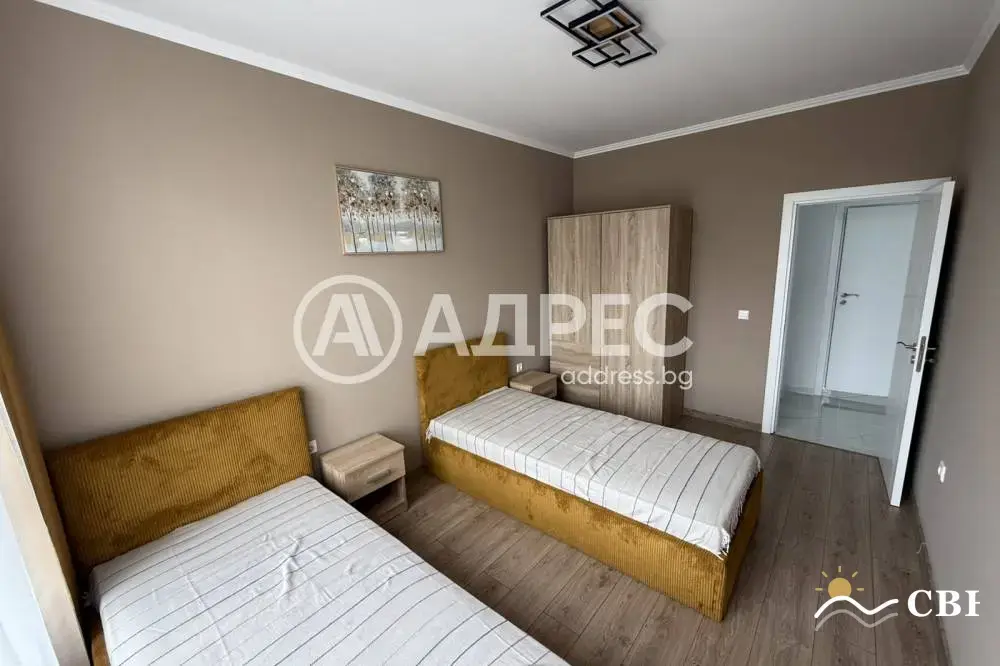 Apartment, 3-room, 100 m², in Burgas. Photo 4 of 10. Burgas, Black Sea, Bulgaria. Cheap Beach Holiday.
